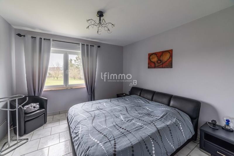 Maison - 99 m² - 5 pièces