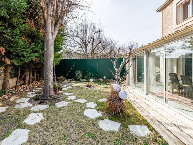 Maison - 232 m² - 12 pièces