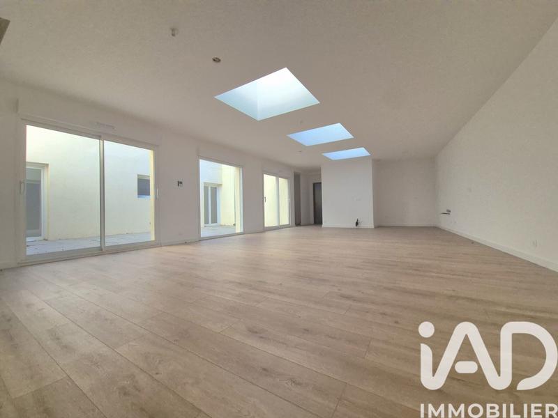 Loft - 139 m² - 5 pièces