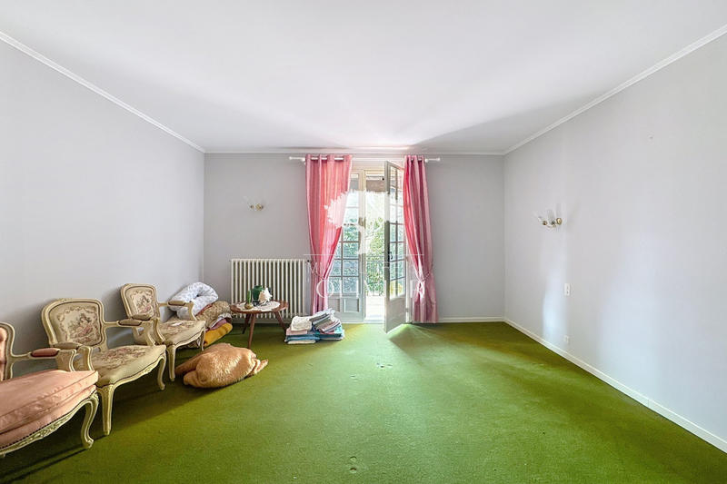 Villa - 266 m² - 9 pièces