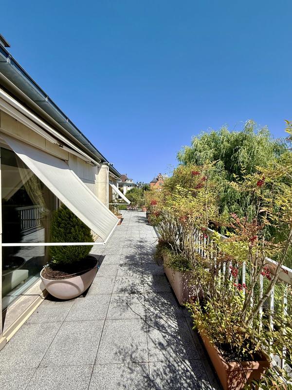 Appartement - 209 m² - 7 pièces