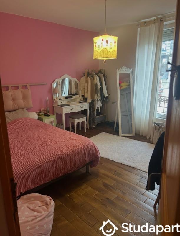 Chambre - 11 m² - 1 pièce