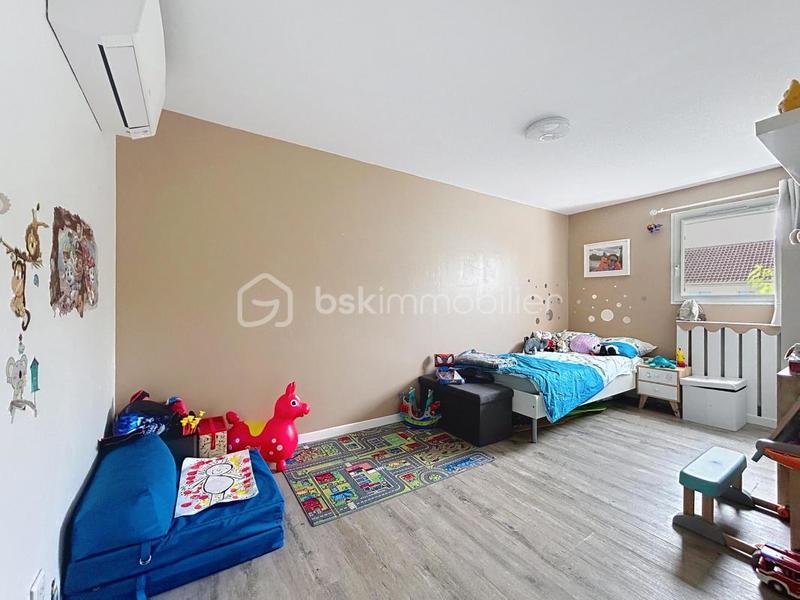 Villa - 80 m² - 5 pièces