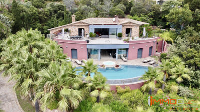 Villa - 344 m² - 9 pièces