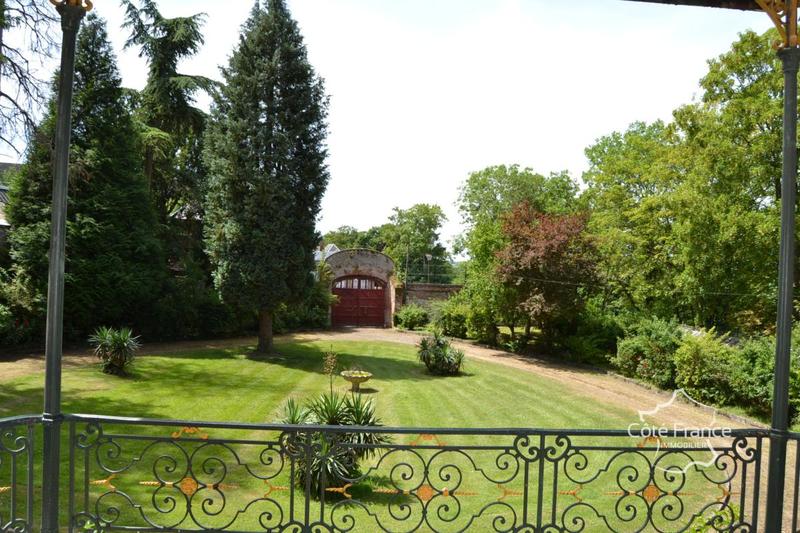 Château - 750 m² - 16 pièces
