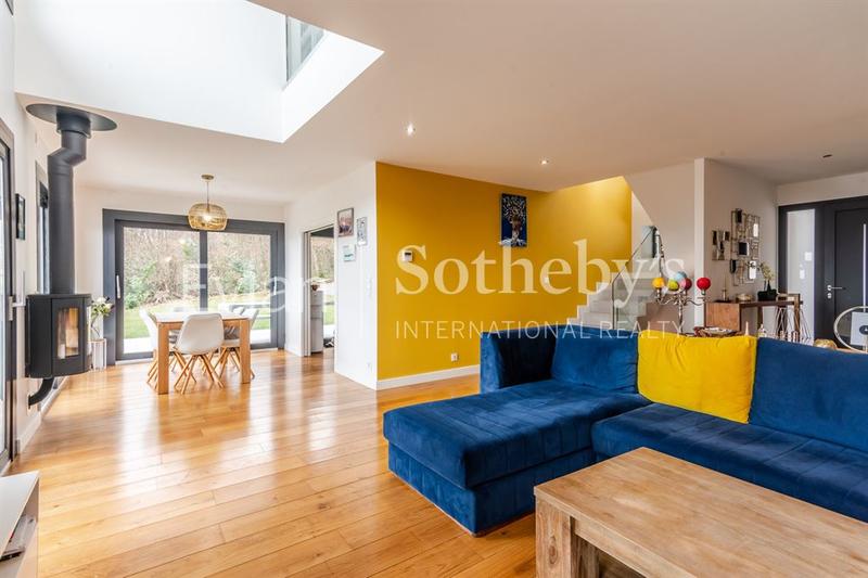 Maison - 230 m² - 6 pièces