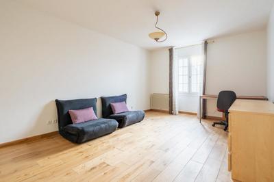 Maison - 245 m² - 6 pièces