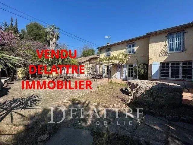 Villa - 136 m² - 10 pièces