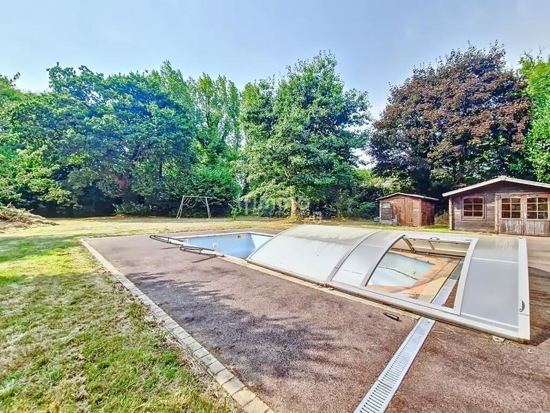 Maison - 213 m² - 9 pièces