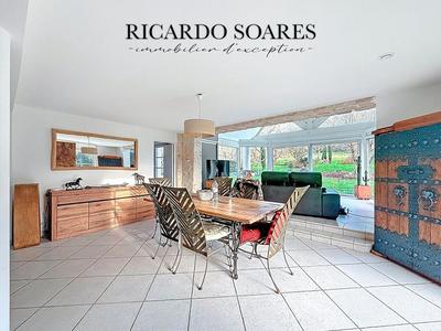 Maison - 180 m² - 7 pièces