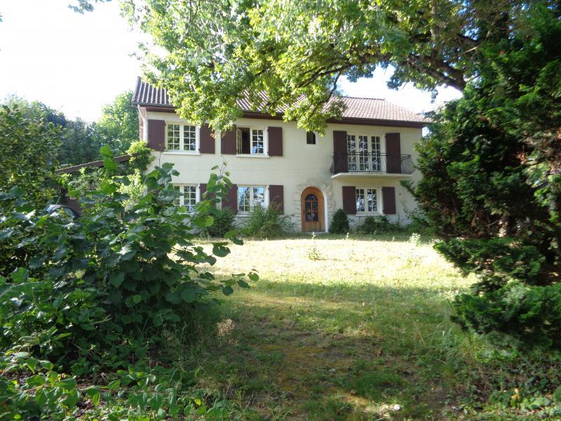 Maison - 216 m² - 10 pièces