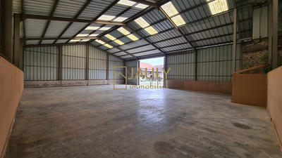 Entrepôt - 286 m²