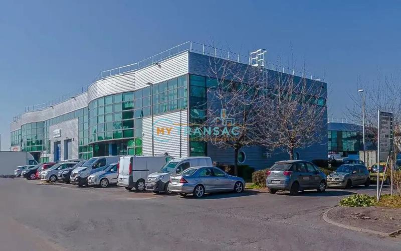 Local d'activités - 342 m²