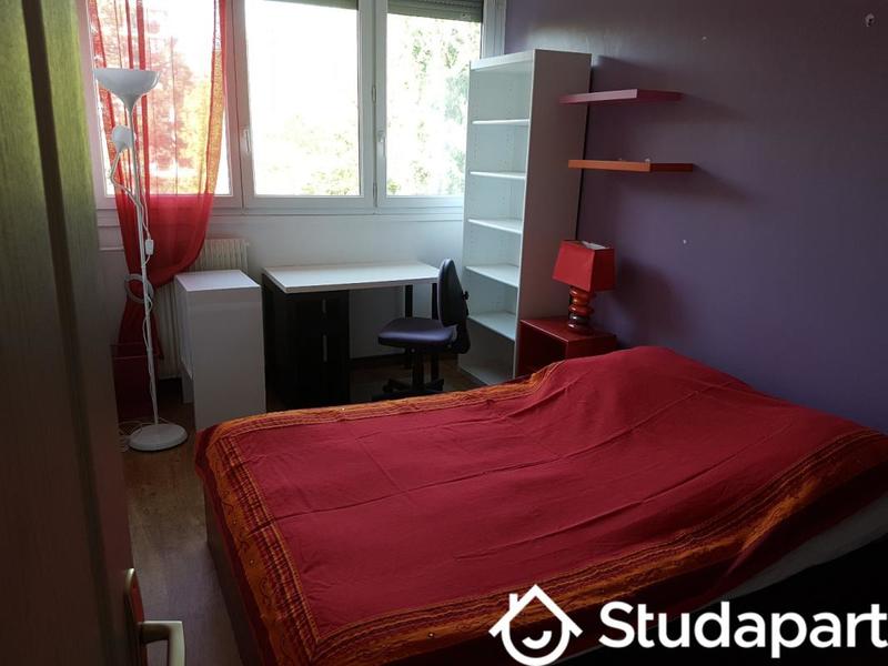 Chambre - 12 m² - 1 pièce