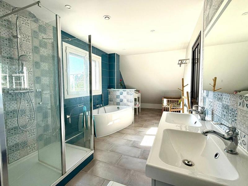 Maison - 180 m² - 6 pièces