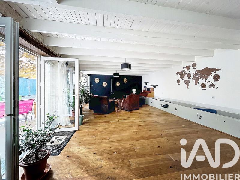 Maison - 298 m² - 9 pièces