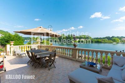 Maison - 222 m² - 8 pièces