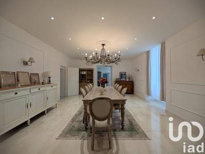 Maison - 286 m² - 10 pièces