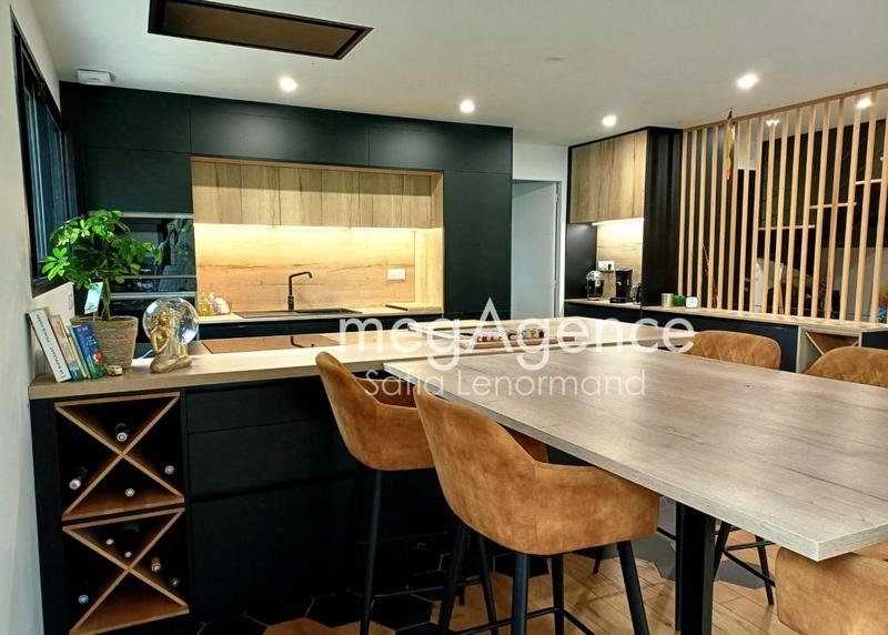 Maison - 127 m² - 6 pièces