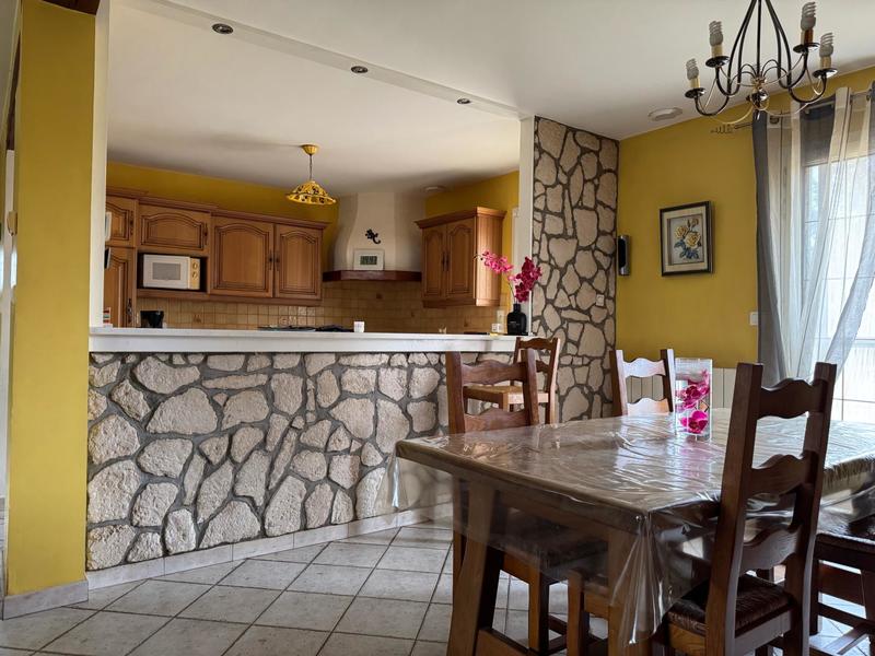 Maison - 141 m² - 6 pièces