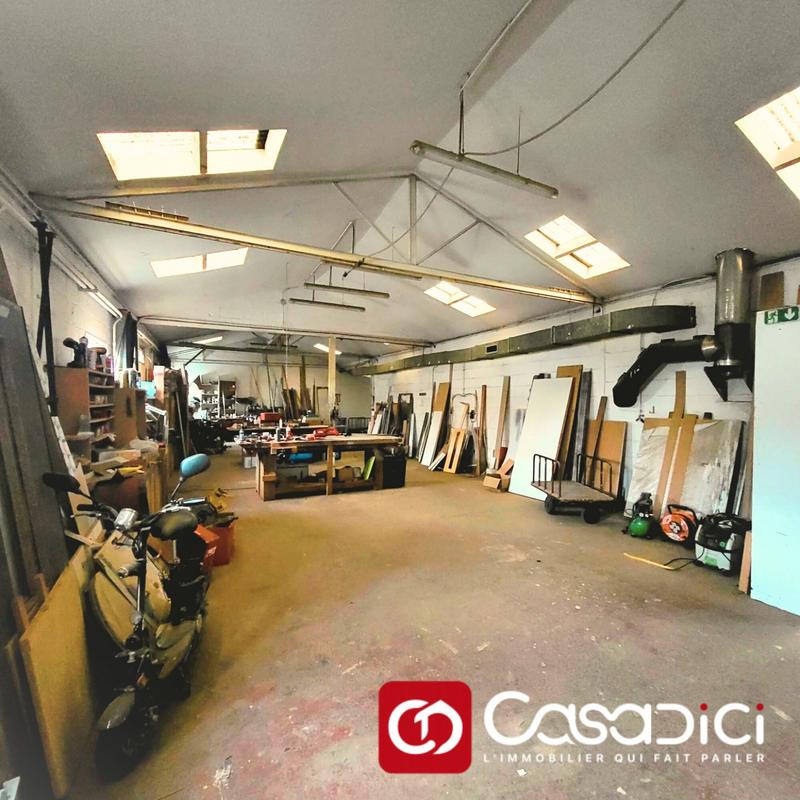 Entrepôt - 1 918 m²