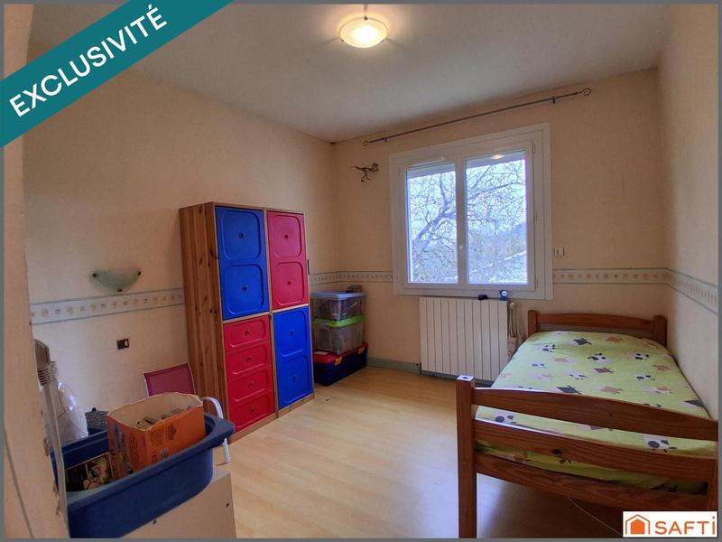 Maison - 180 m² - 8 pièces