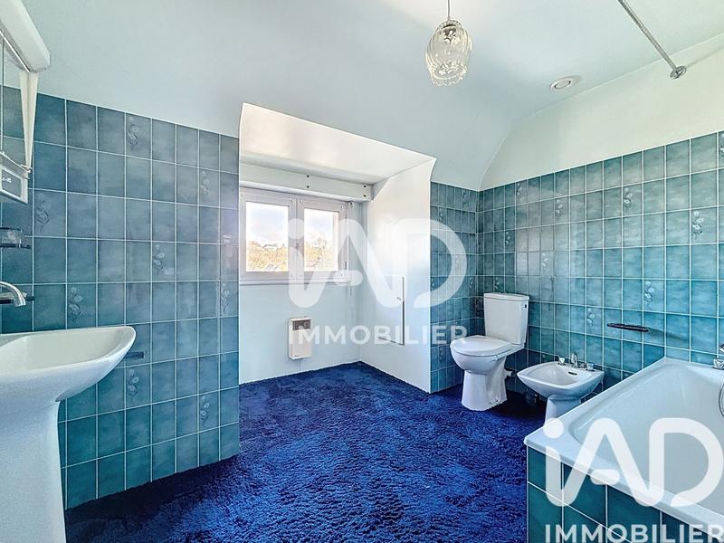 Maison - 285 m² - 11 pièces