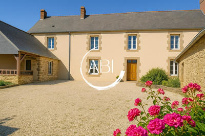 Maison - 230 m² - 8 pièces