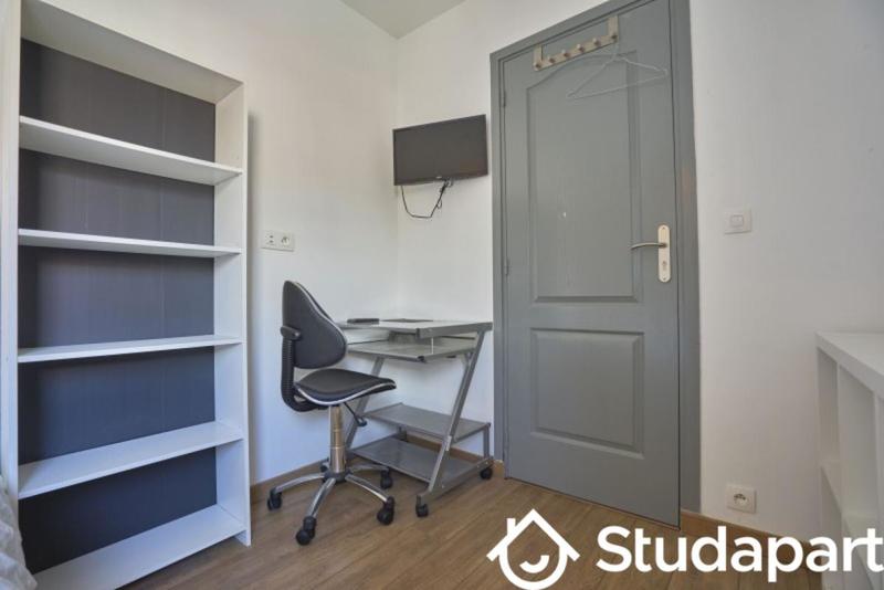 Chambre - 13 m² - 1 pièce