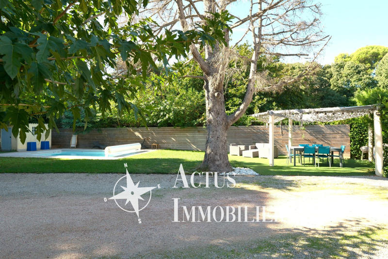 Maison - 214 m² - 6 pièces