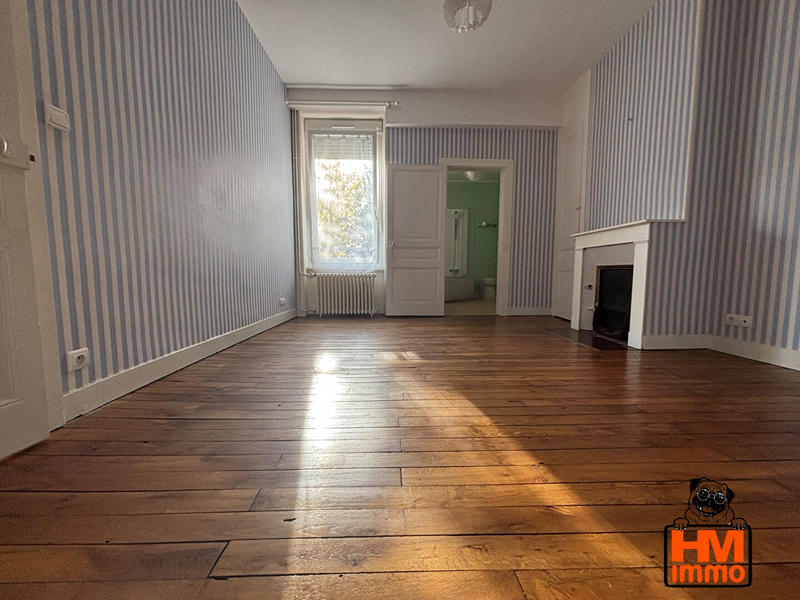 Maison - 180 m² - 9 pièces