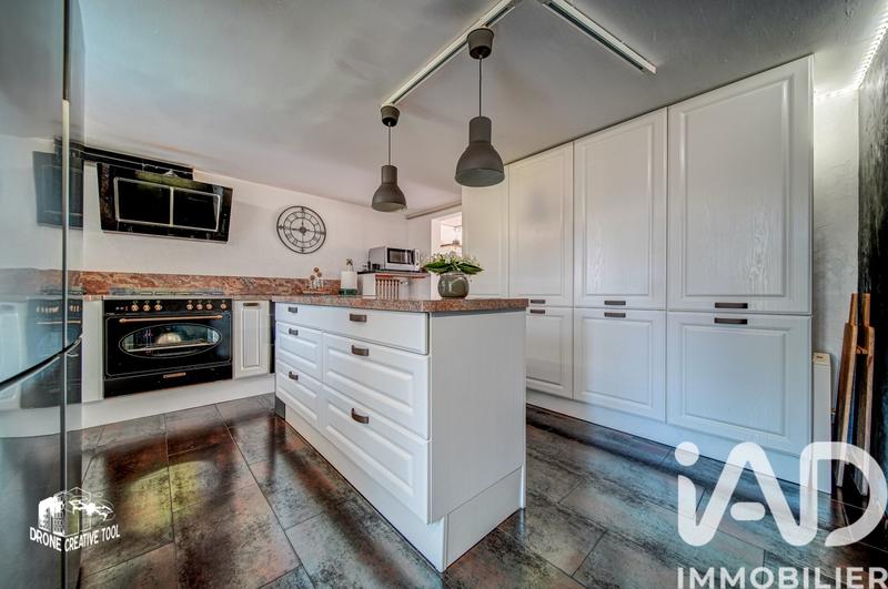 Maison - 243 m² - 10 pièces