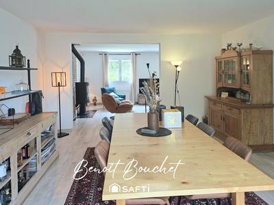 Maison - 217 m² - 8 pièces