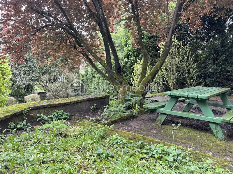 Maison - 180 m² - 8 pièces