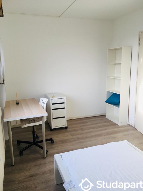 Chambre - 12 m² - 1 pièce
