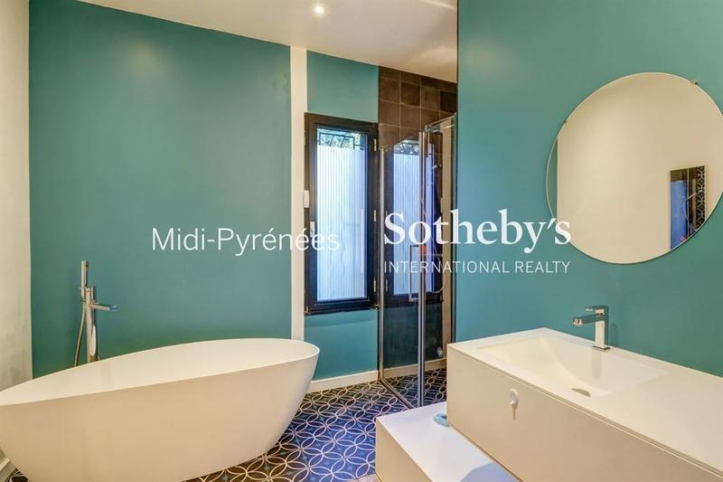 Maison - 210 m² - 8 pièces