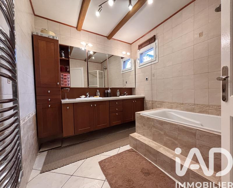 Maison - 120 m² - 6 pièces