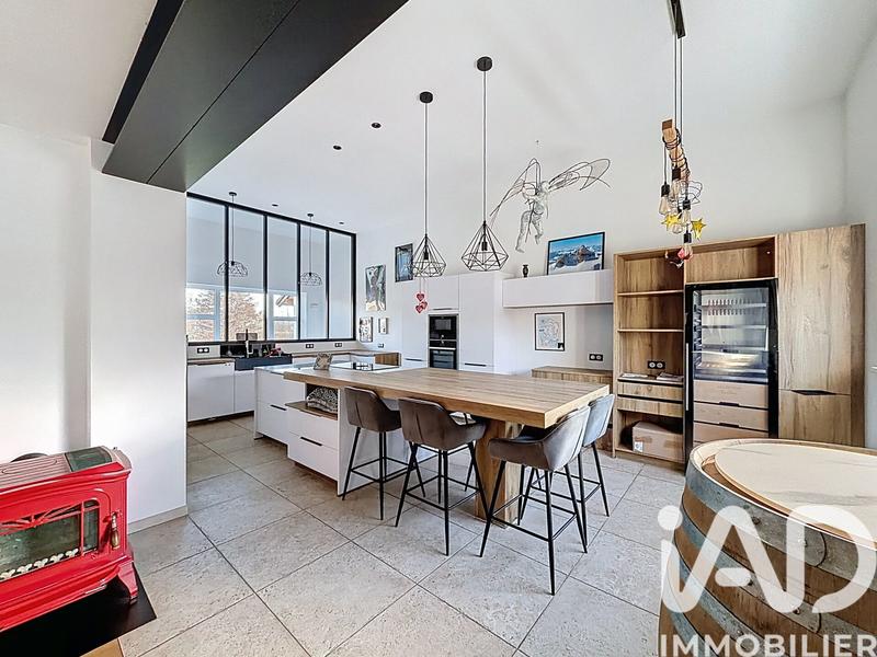 Maison - 283 m² - 8 pièces