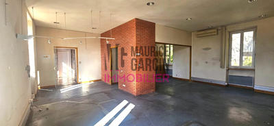 Maison - 210 m² - 4 pièces