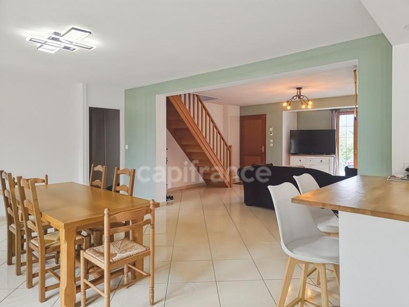 Maison - 140 m² - 8 pièces