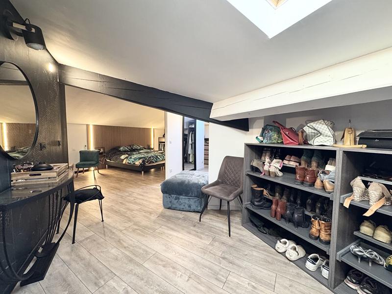 Villa - 243 m² - 7 pièces