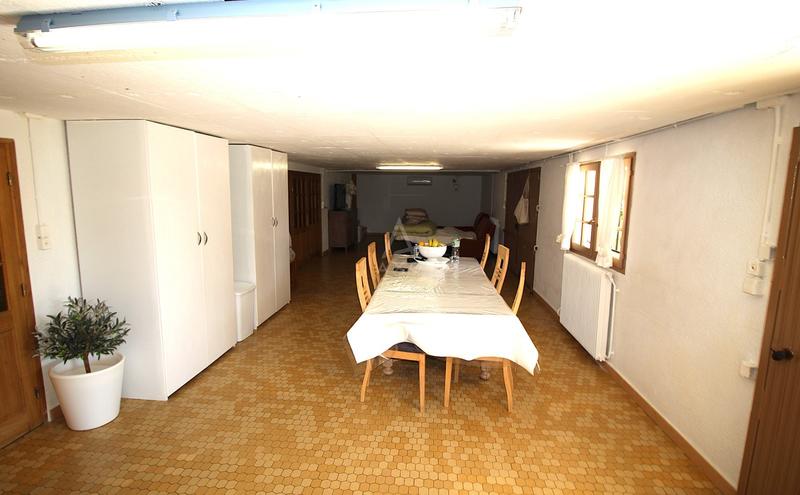 Maison - 256 m² - 7 pièces