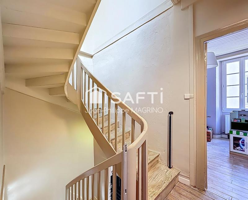 Maison - 104 m² - 4 pièces