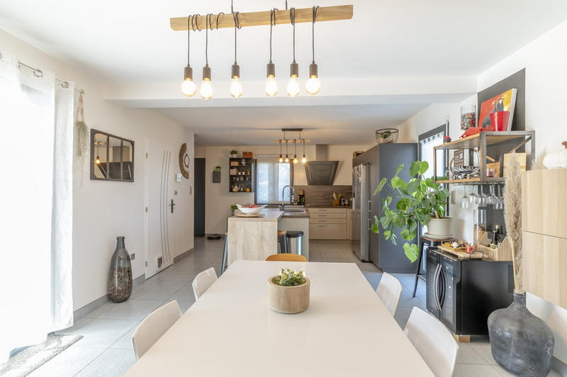 Maison - 166 m² - 7 pièces