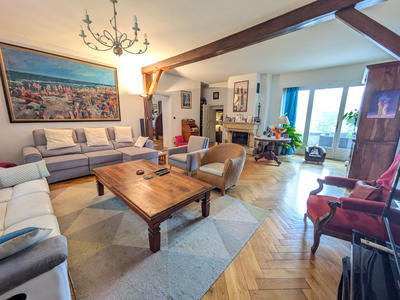 Maison - 307 m² - 16 pièces