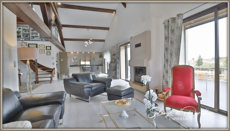 Maison - 325 m² - 8 pièces