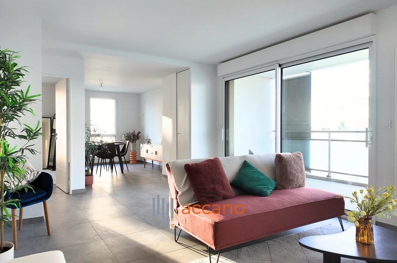 Appartement - 94 m² - 4 pièces