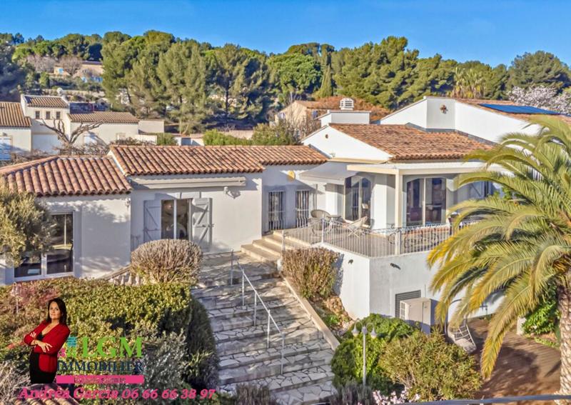 Villa - 230 m² - 6 pièces