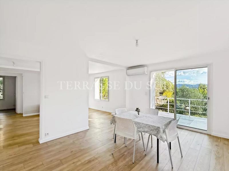 Maison - 94 m² - 4 pièces