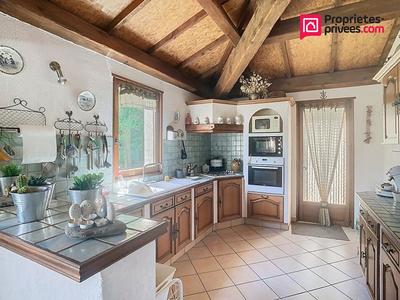 Maison - 172 m² - 10 pièces